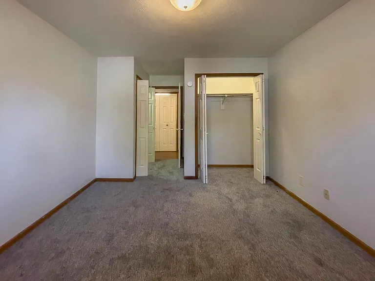 Riverwood Apartments — Photo 22