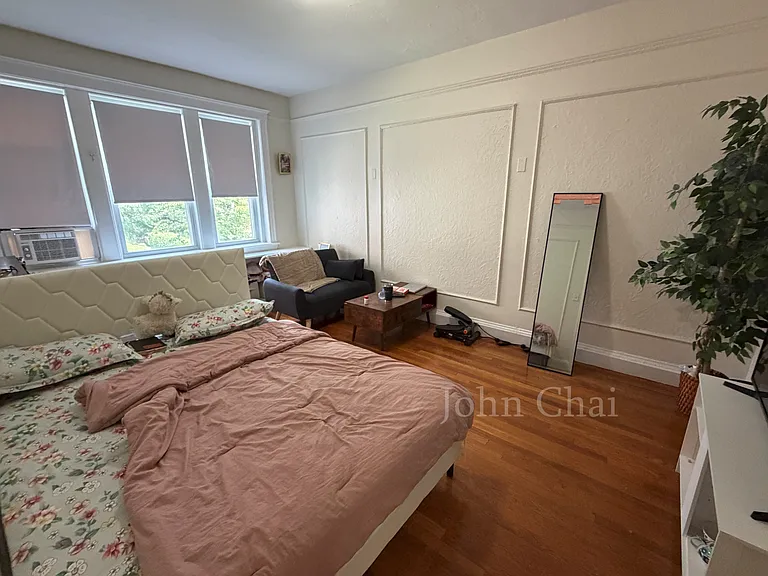 70 Chiswick Rd #16 — Photo 1