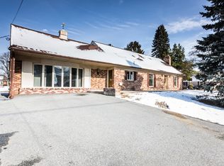 105 Penn Grant Rd, Willow Street, PA 17584