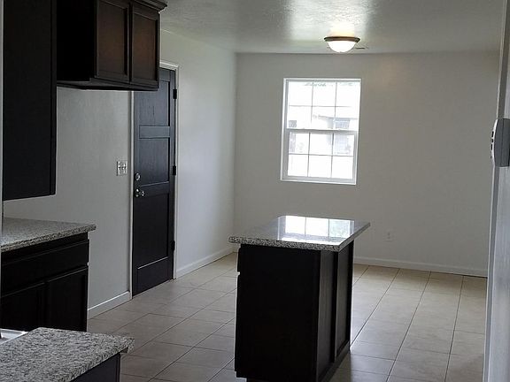 3rd image of 32452 Grandview Street NE