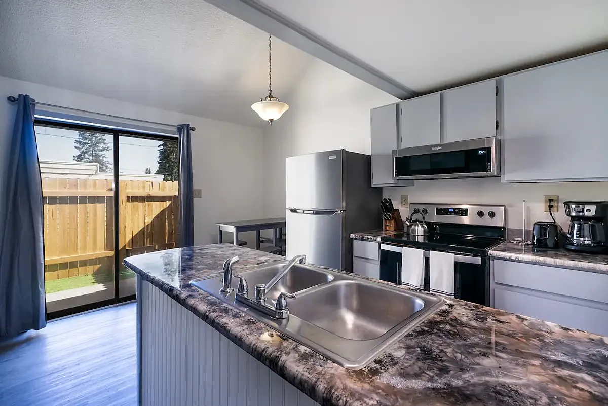 1 bed, 518 sqft, $1,300 — Photo 2