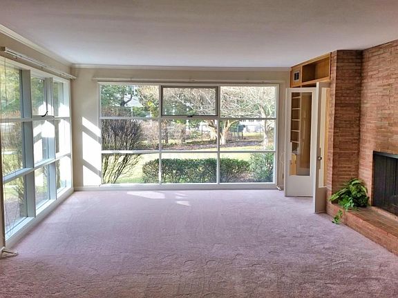 4th image of 276 Beverly Pl