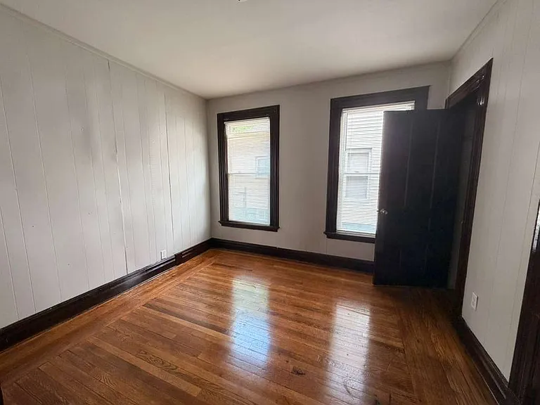624 Dixwell Ave #1B — Photo 3