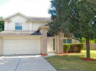 802 Hillock Bluff Cir, Houston, TX 77073