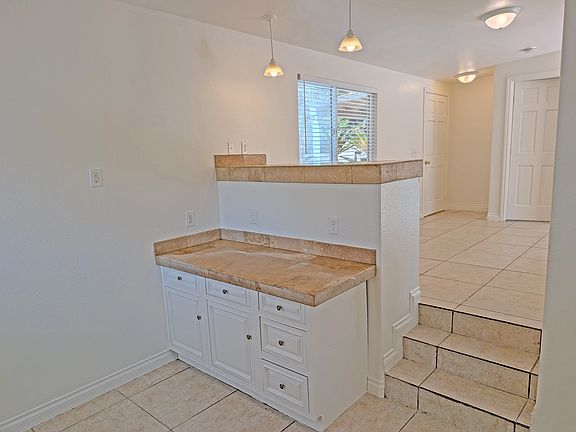 5th image of 686 Mission Dr