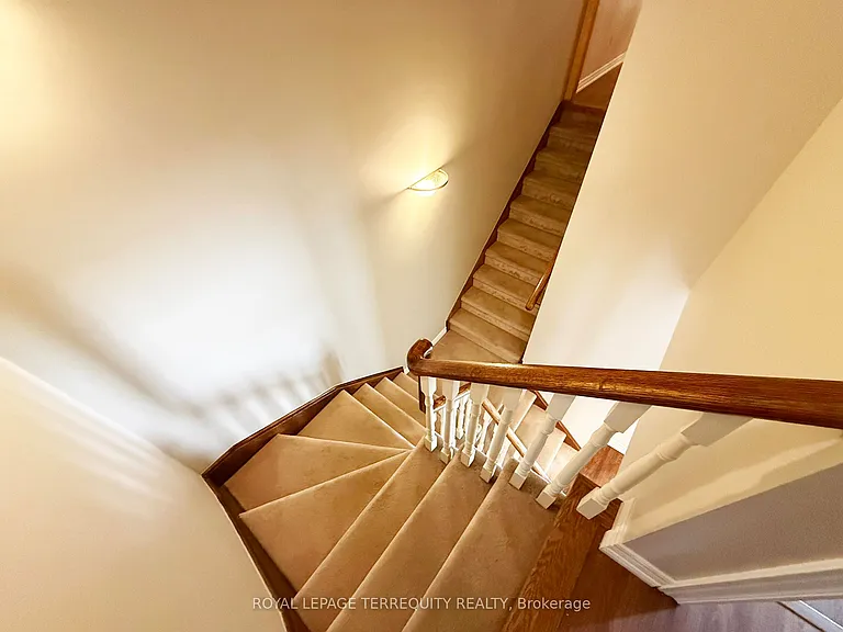 190 Harding Blvd W #34 — Photo 9
