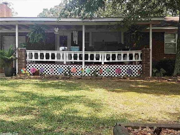 3rd image of 1600 Faye St