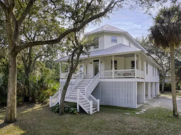 3320 Myrtle St, Edisto Island, SC 29438