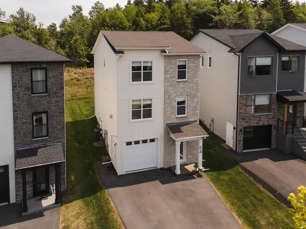 54 Pearlgarden Close, Dartmouth, NS B2X 0C2