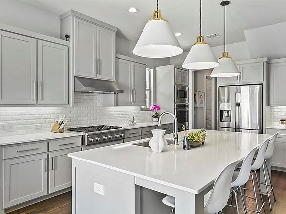 2nd image of 5307 McCommas Blvd