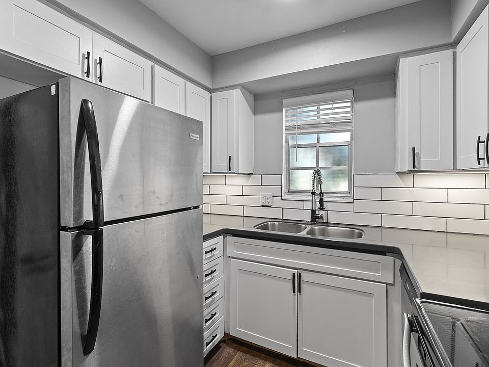 Watermarc Apartments - Kitchen