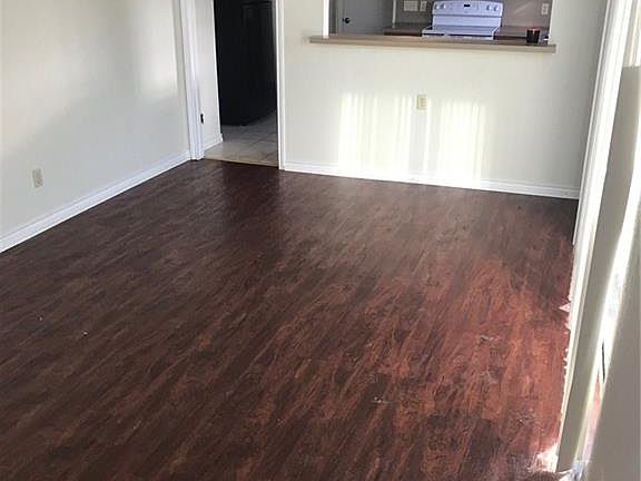 3rd image of 301 Mooring Cir APT B