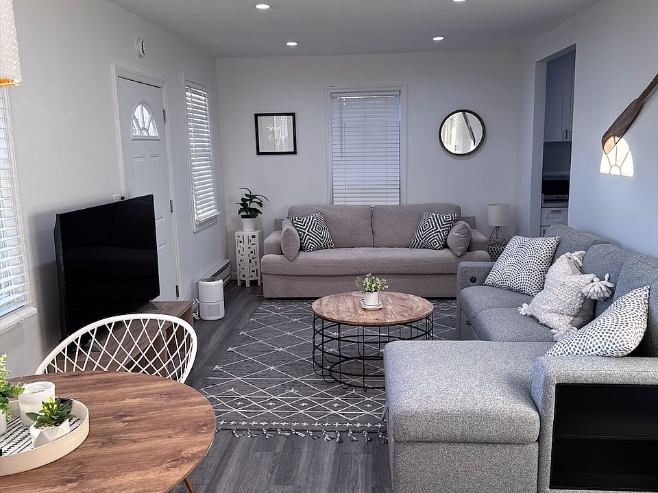 1st image of 6 Seaside Ave