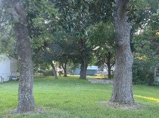 6857 Browning St, Groves, TX 77619