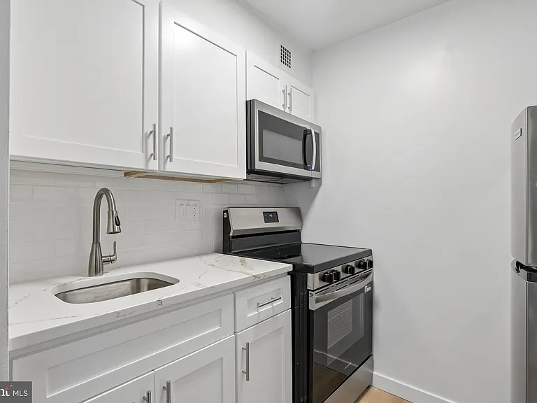 224 W Rittenhouse Sq #30-802 — Photo 5