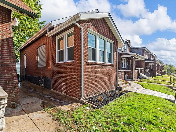 3rd image of 4841 Margaretta Ave