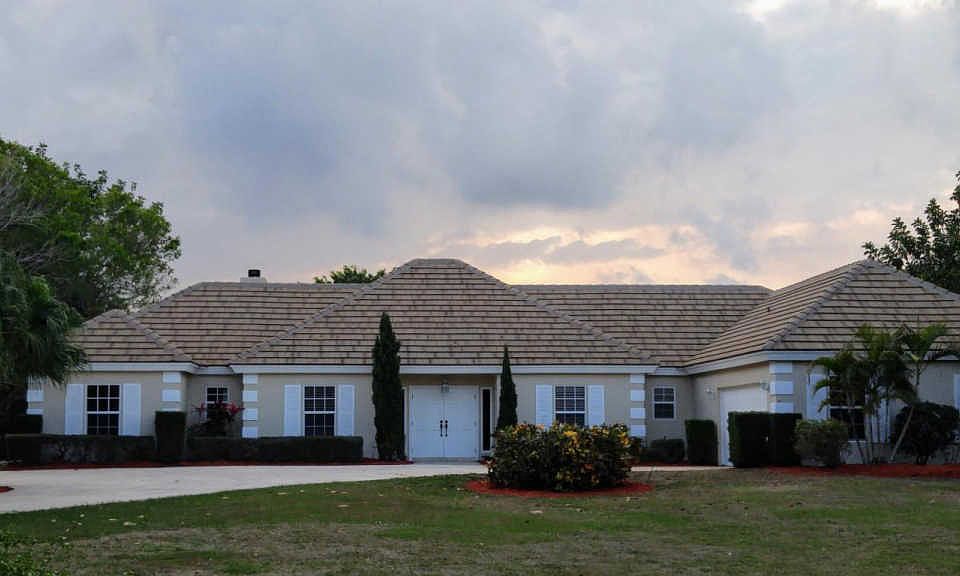 1st image of 2902 SW Buena Vista Dr