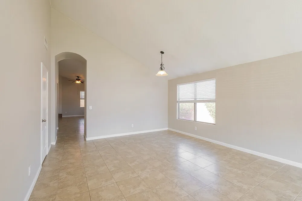 3 bed, 2.0 bath, 1667 sqft, $2,195 — Photo 4