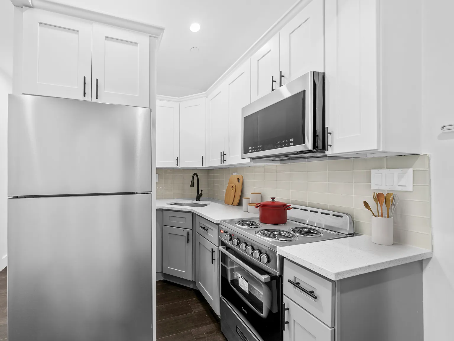 239 East 28th Street — Photo 3
