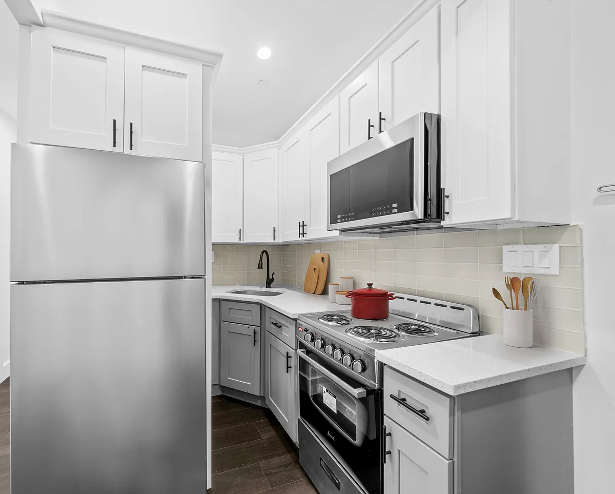 Building Photo - 239 E 28th St #2B
