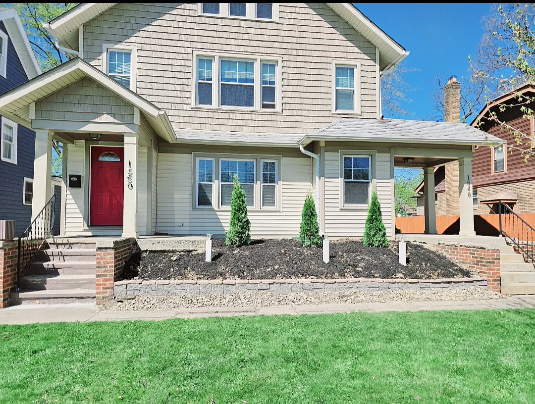 3 bed, $1,400 — Photo 1