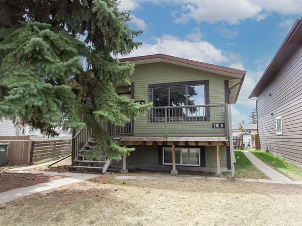 19 NE Gibson Close, Red Deer, AB T4P 2Z3