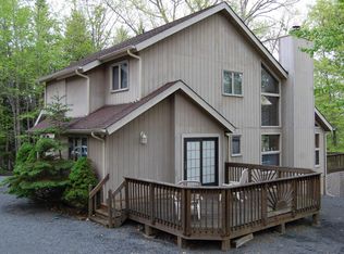 801 Falling Brook Way, Lords Valley, PA 18428