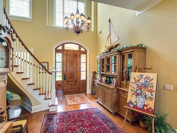 3rd image of 1 Airy Hall Ct
