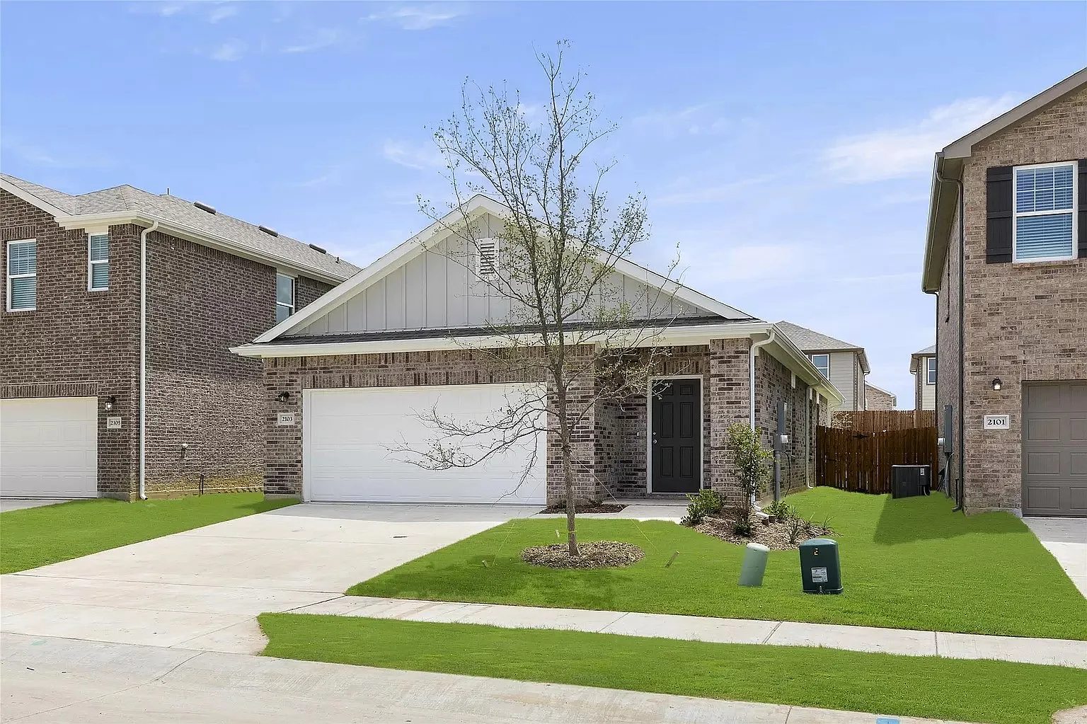 3 bed, 1401 sqft, $1,895 — Photo 1