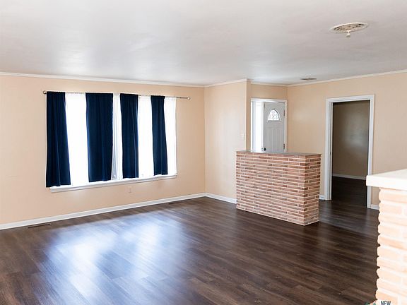 5th image of 128 E Yucca Ave