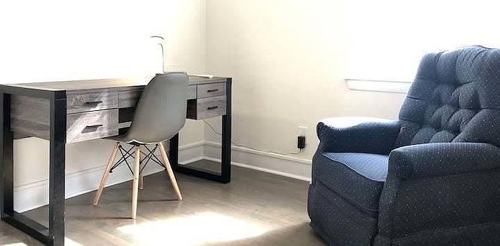 1st image of 876 N Marshfield Ave #2R
