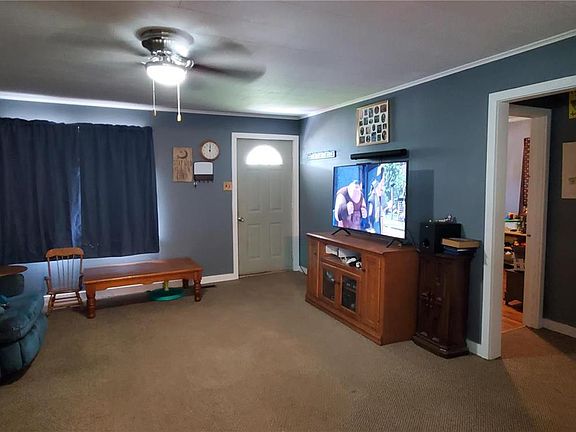 2nd image of 1006 E Hawkins St
