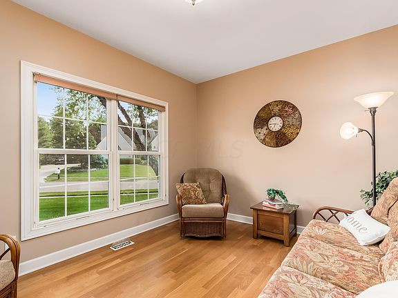 4th image of 711 Hawksbury Way