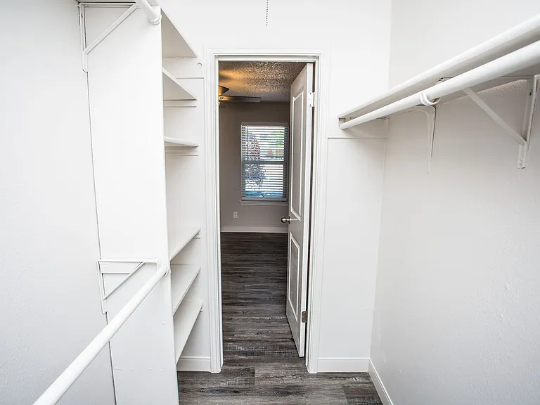 Saddlewood Apartments — Photo 25