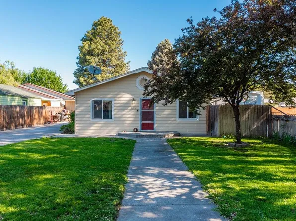 3716 Grant Loop, West Richland, WA 99353