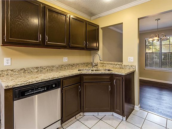 5th image of 3135 Falconer Dr
