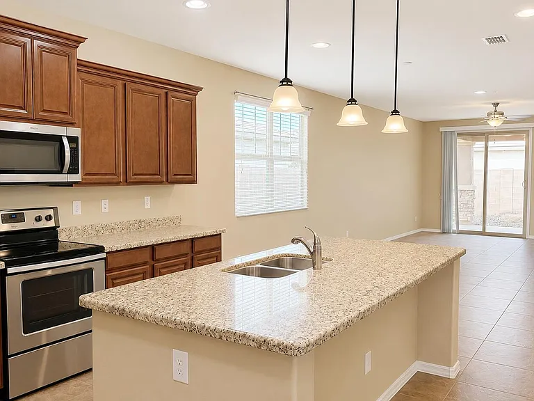 277 N Jesse St — Photo 10