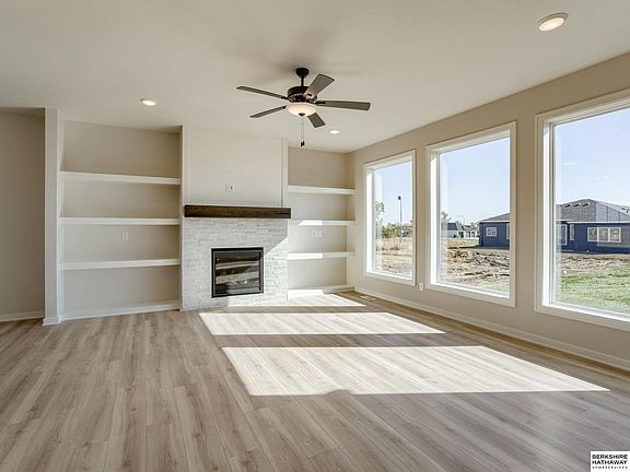 4th image of 20819 Kansas Dr