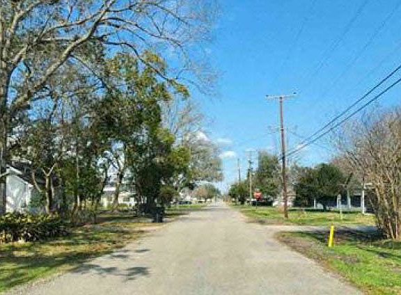 4th image of 2516 Avenue B