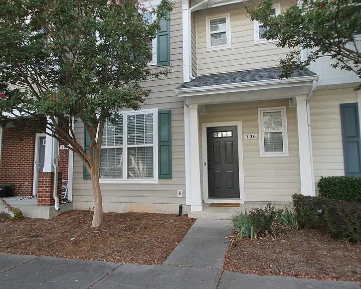 706 Shellstone Pl — Photo 2