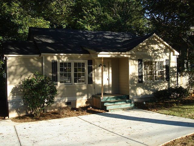 2nd image of 2254 2nd Ave