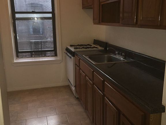 5th image of 859 42nd St APT 4E