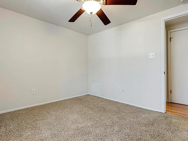 Franklin Flats — Photo 18