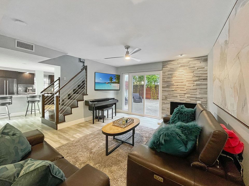 1st image of 332 Tours Ln