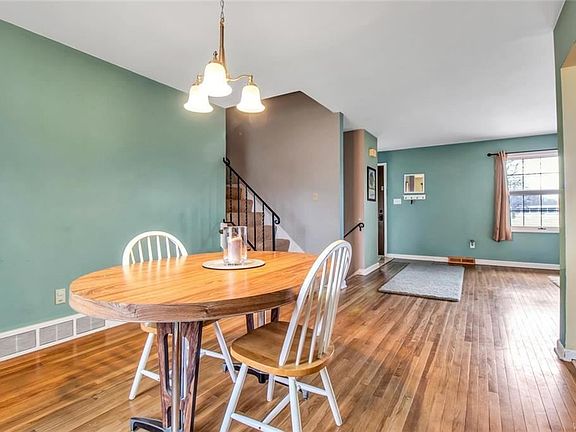 3rd image of 1456 Cambridge Ave
