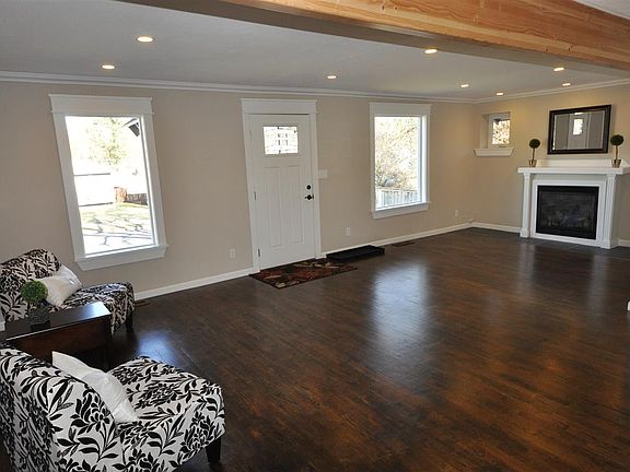 3rd image of 3727 W Princeton Ave