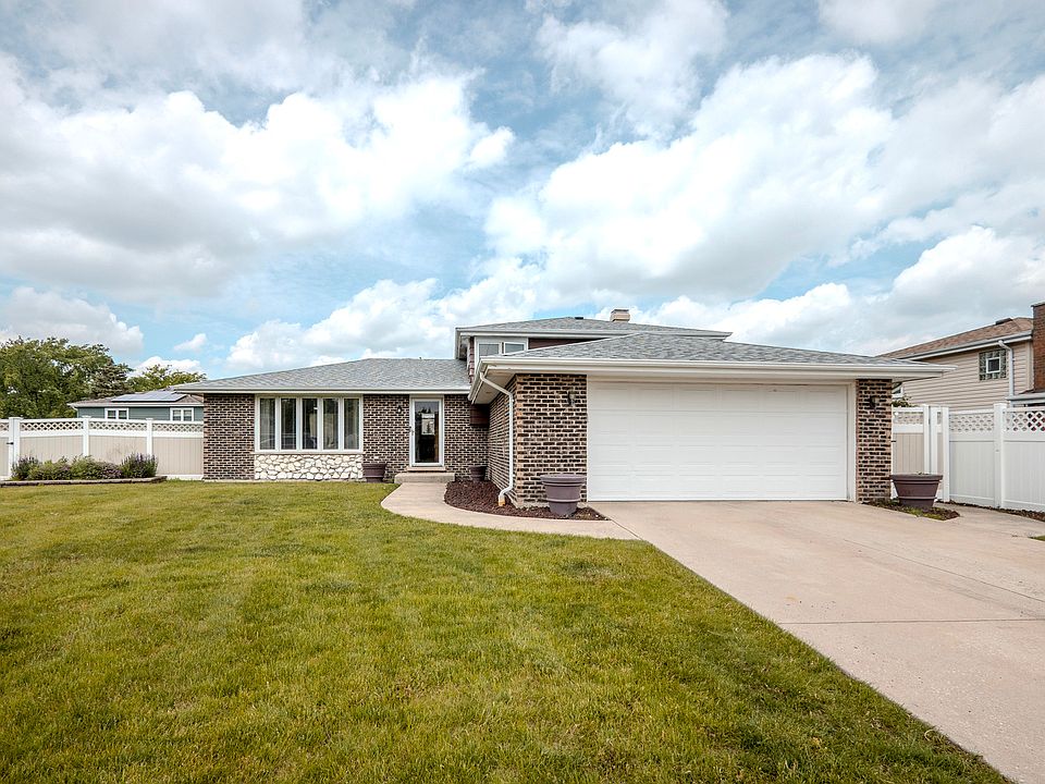 1st image of 8440 Anvil Pl