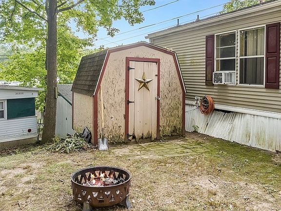 3rd image of 165 Laverne Ln