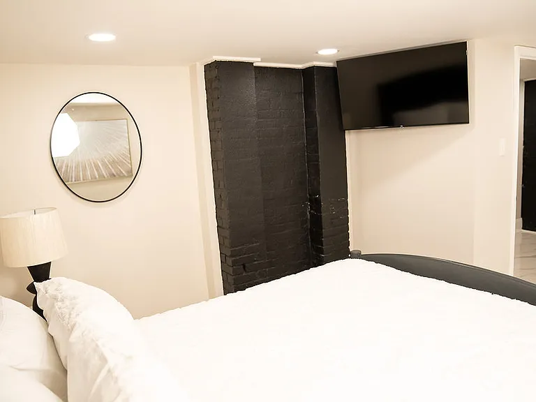 2721 Iberville St #1 — Photo 11