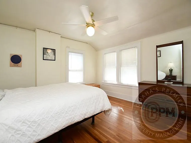 4806 Webster St — Photo 13